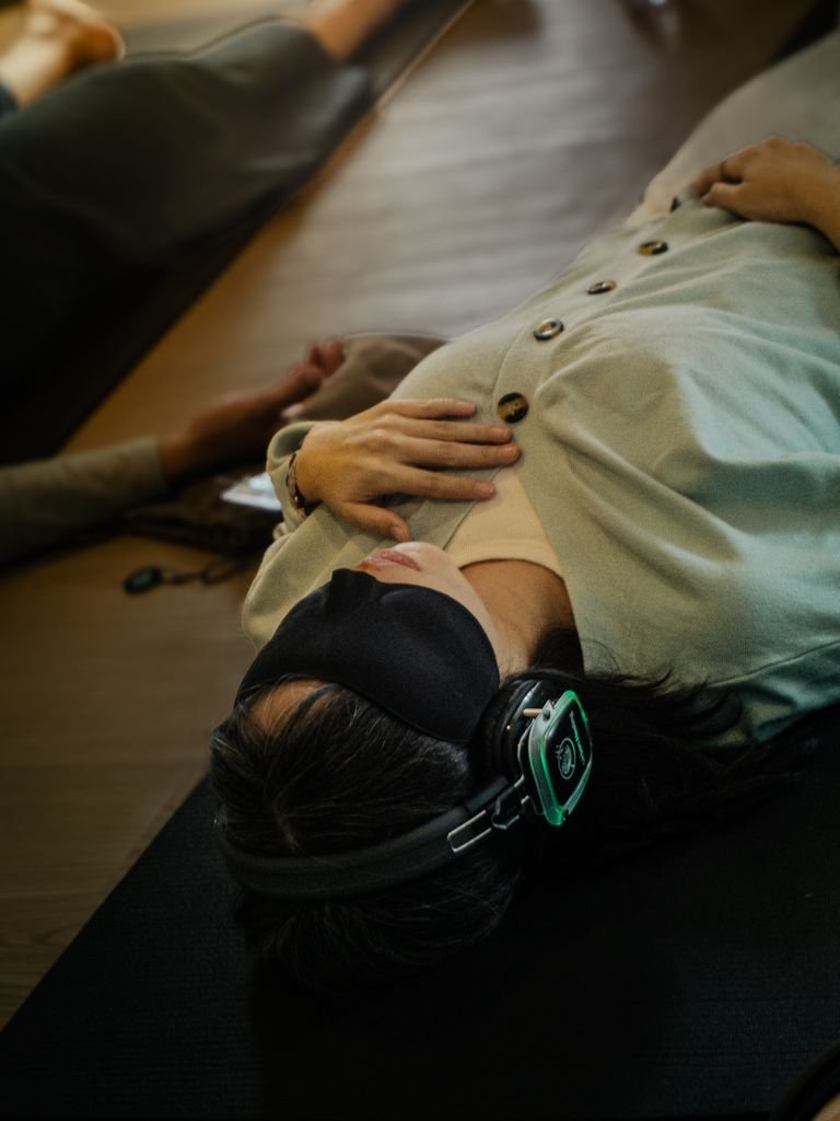 Audio d’hypnose gratuit : Une balade pour déposer les charges de la journée